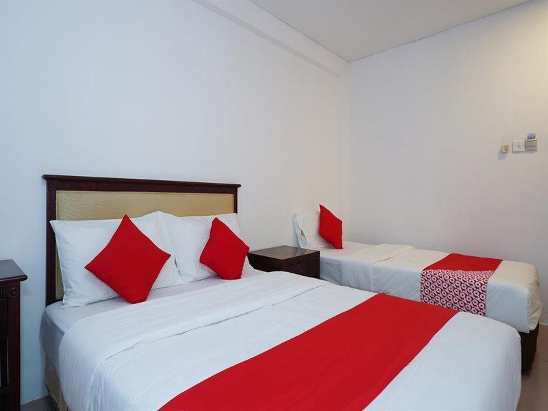 Oyo 43955 N9 Business Hotel Nilai Bagian luar foto