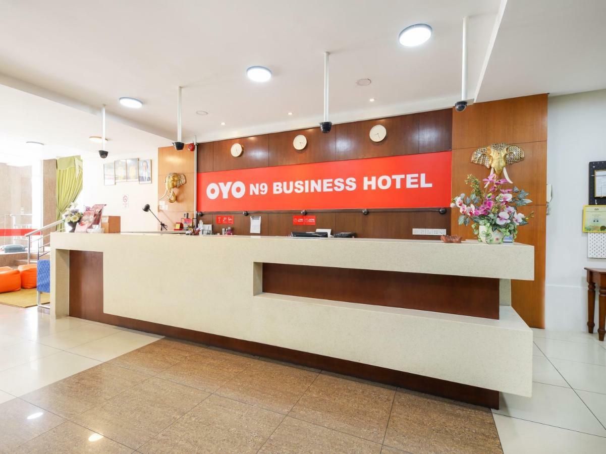 Oyo 43955 N9 Business Hotel Nilai Bagian luar foto